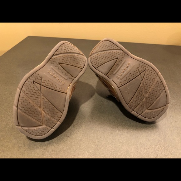 Size 5 toddler Sperry boat shoes - Picture 3 of 3